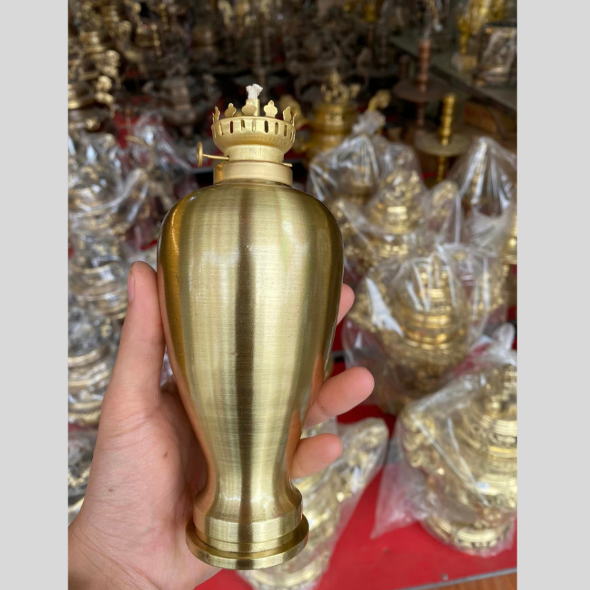 Đèn dầu thờ trơn bằng đồng.png